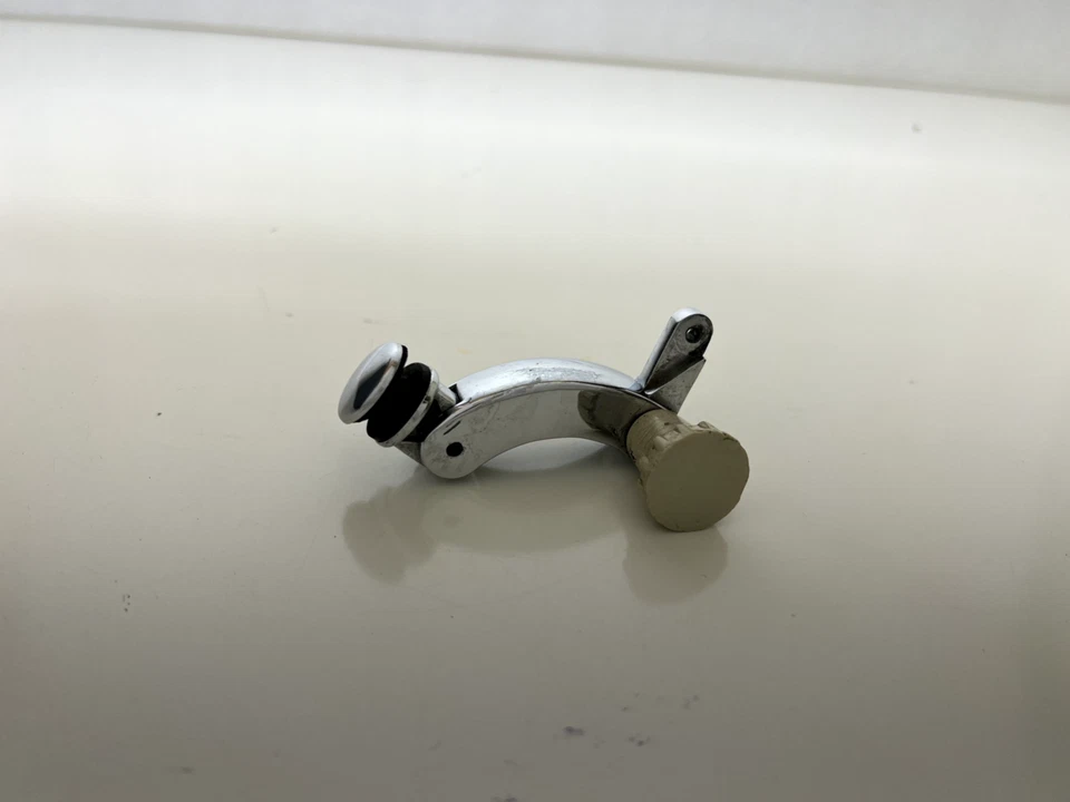 GENUINE VW KARMANN GHIA 1960-1974 COUPE QTR WINDOW LATCH, LEFT DRIVER SIDE - Image 4 of 4