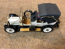 Franklin Mint 1:24 1912 Packard Victoria Model 1-48  W/ Orig. Info.