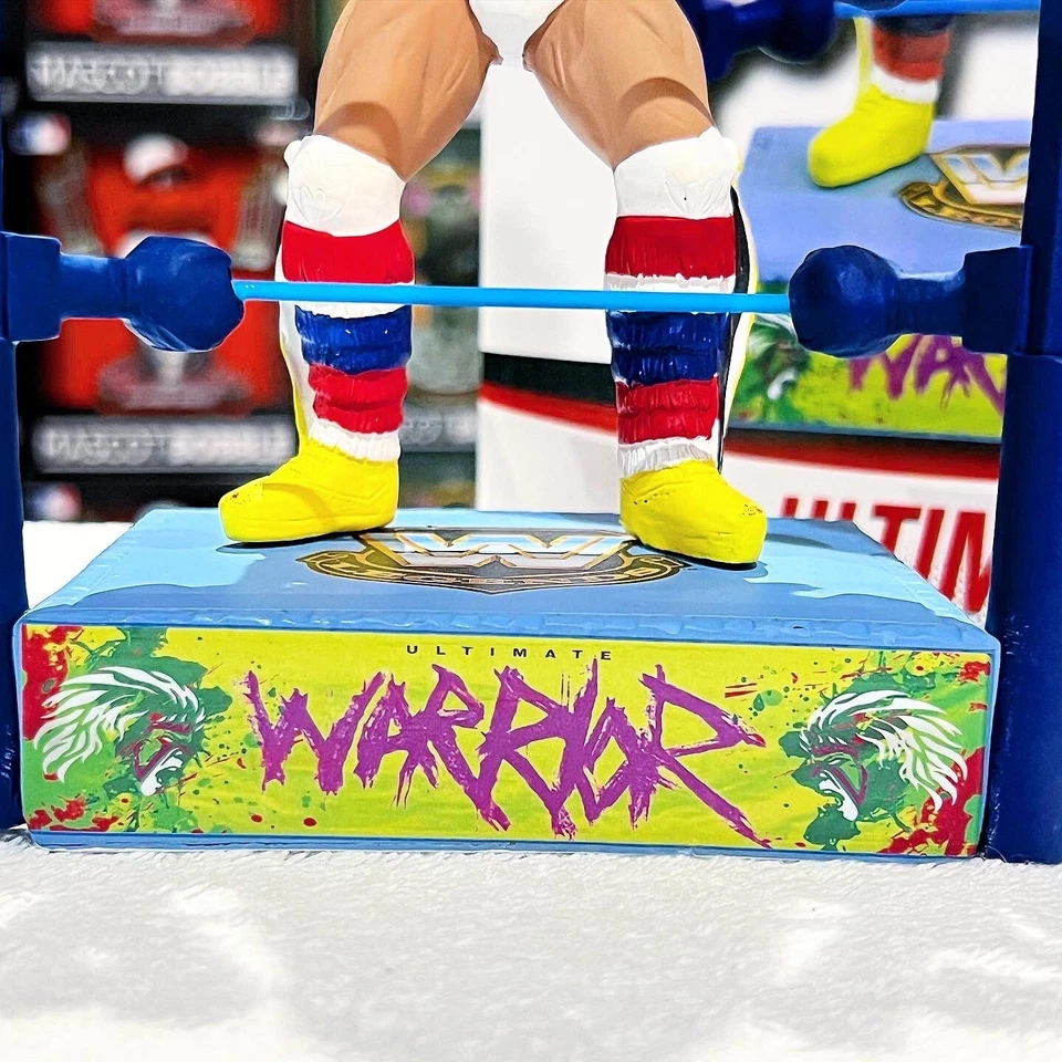 ULTIMATE WARRIOR WrestleMania WWF WWE Wrestling Legend White Shorts Bobblehead - Image 2 of 4