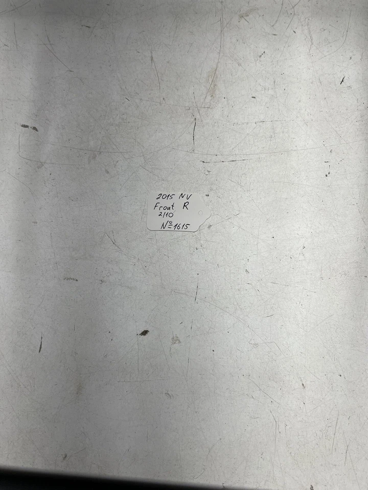 Cuadro asiento delantero derecho Nissan NV 2500 2012-2019 riel de oruga OEM. Foto 2 de 4