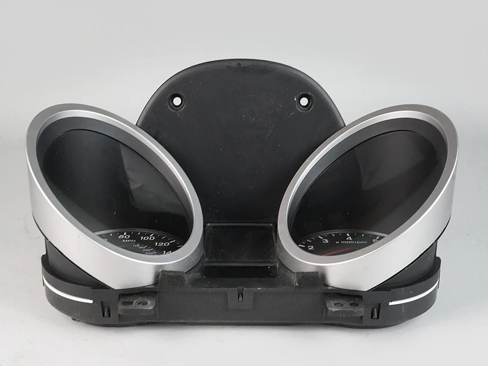 2009 - 2010 Hyundai Genesis Coupe 6 cilindros 3.8L no instrumento cluster velocímetro - Imagem 3 de 4