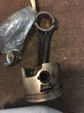 MP4501 EVINRUDE 250HP PISTON AND CONNECTING ROD STBD 5005045 5000643