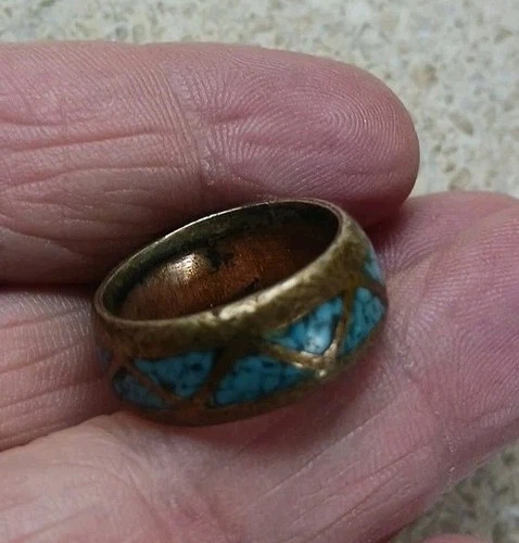 Vintage Gold Tone Native American Navajo Blue Turquoise Chip Inlay Ring Size 6.5