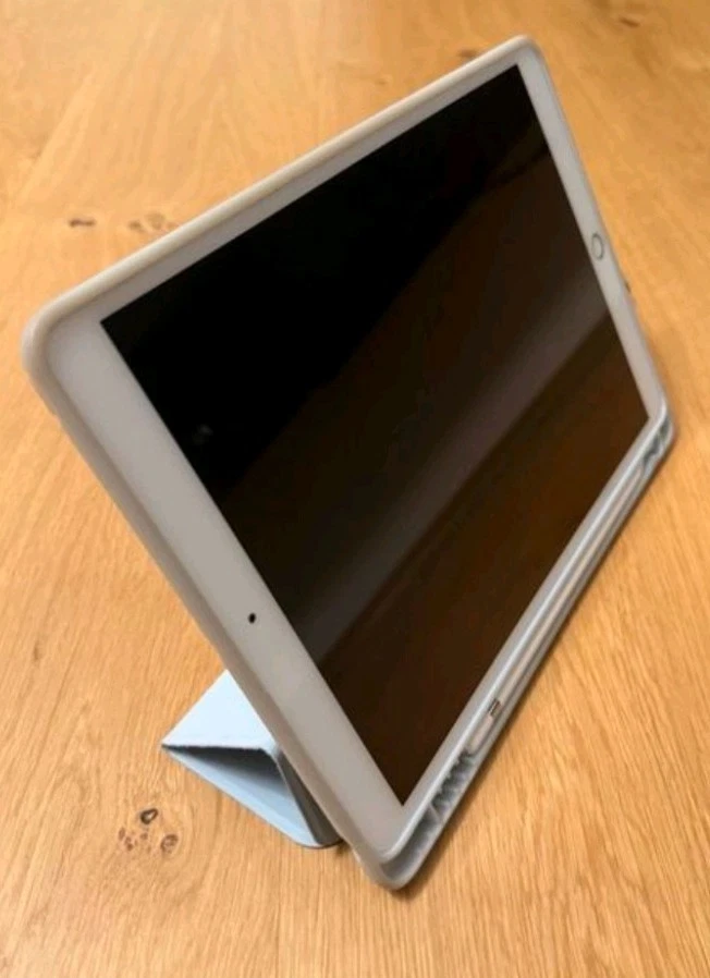 Apple iPad (9th generation) · 64GB · Wi-Fi, Foto 3 von 5