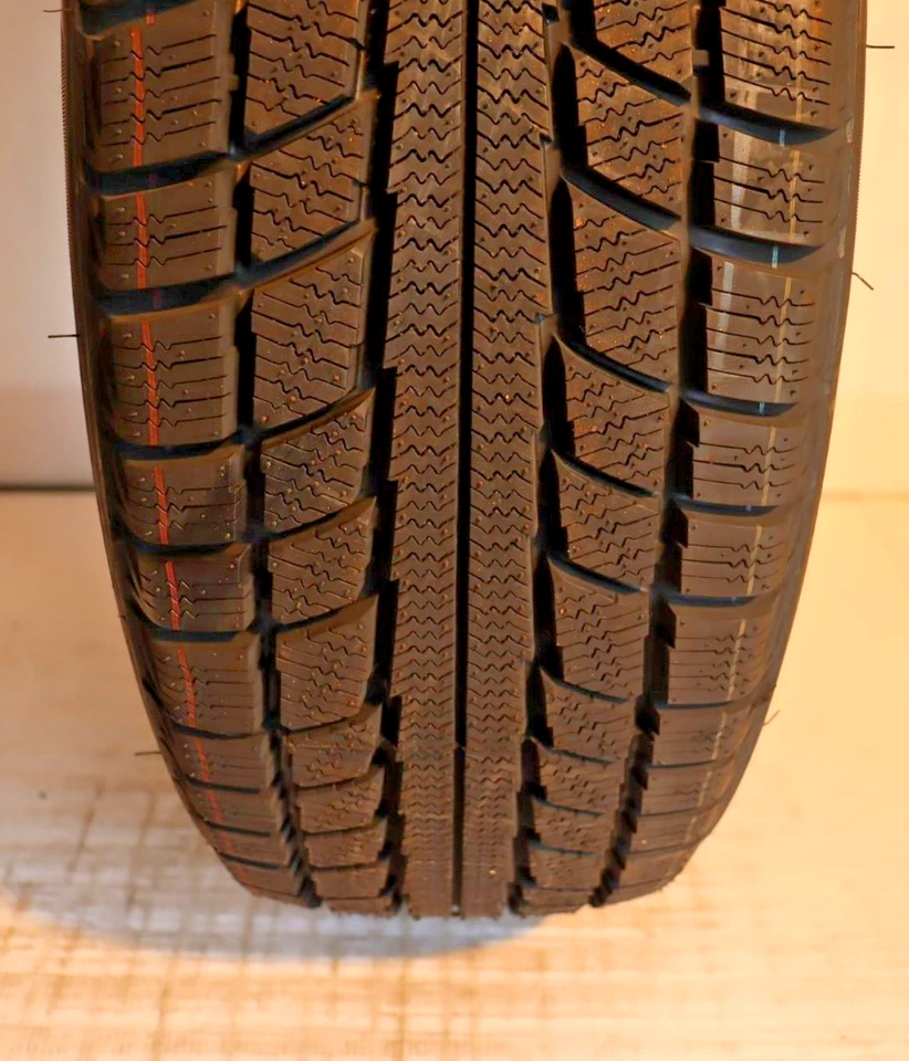 215/70 R16 104T Winterreifen Triangle Snow Lion 8mm  DOT 1522 - 2 Reifen - Bild 2 von 3