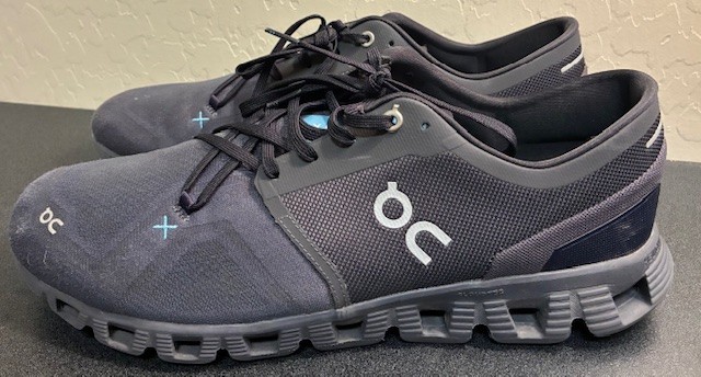 On Cloud X 3 Mens Running Shoes Gray Lace Up Low Trainer  display picture 1