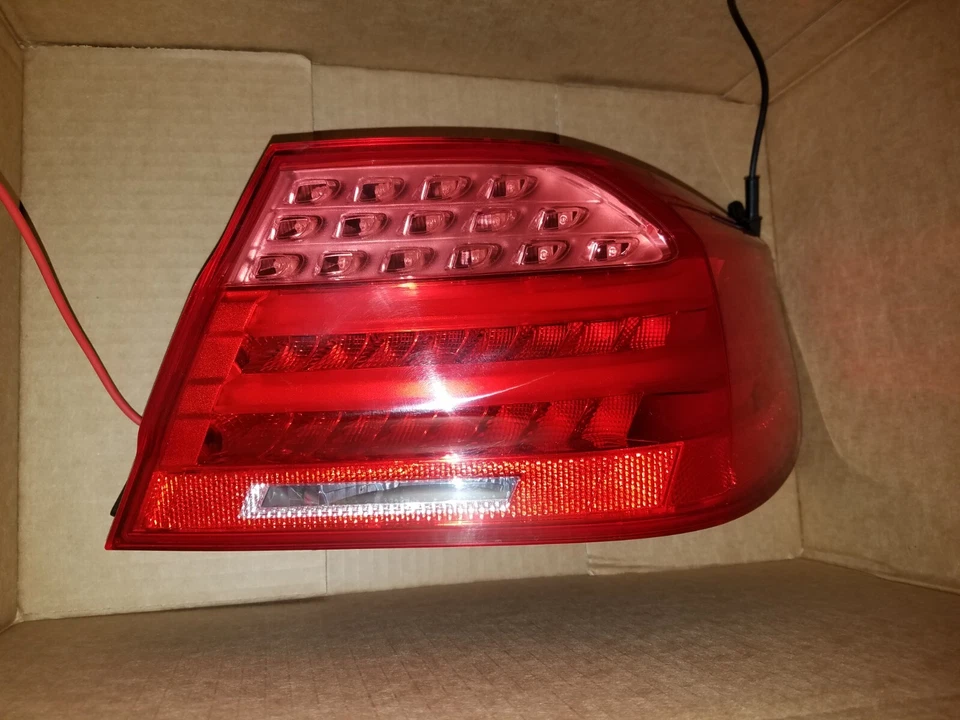 BMW 328i 335i xDRIVE M3 2011 2012 2013 CUPÉ PASAJERO LUZ TRASERA LED DERECHA Foto 3 de 4