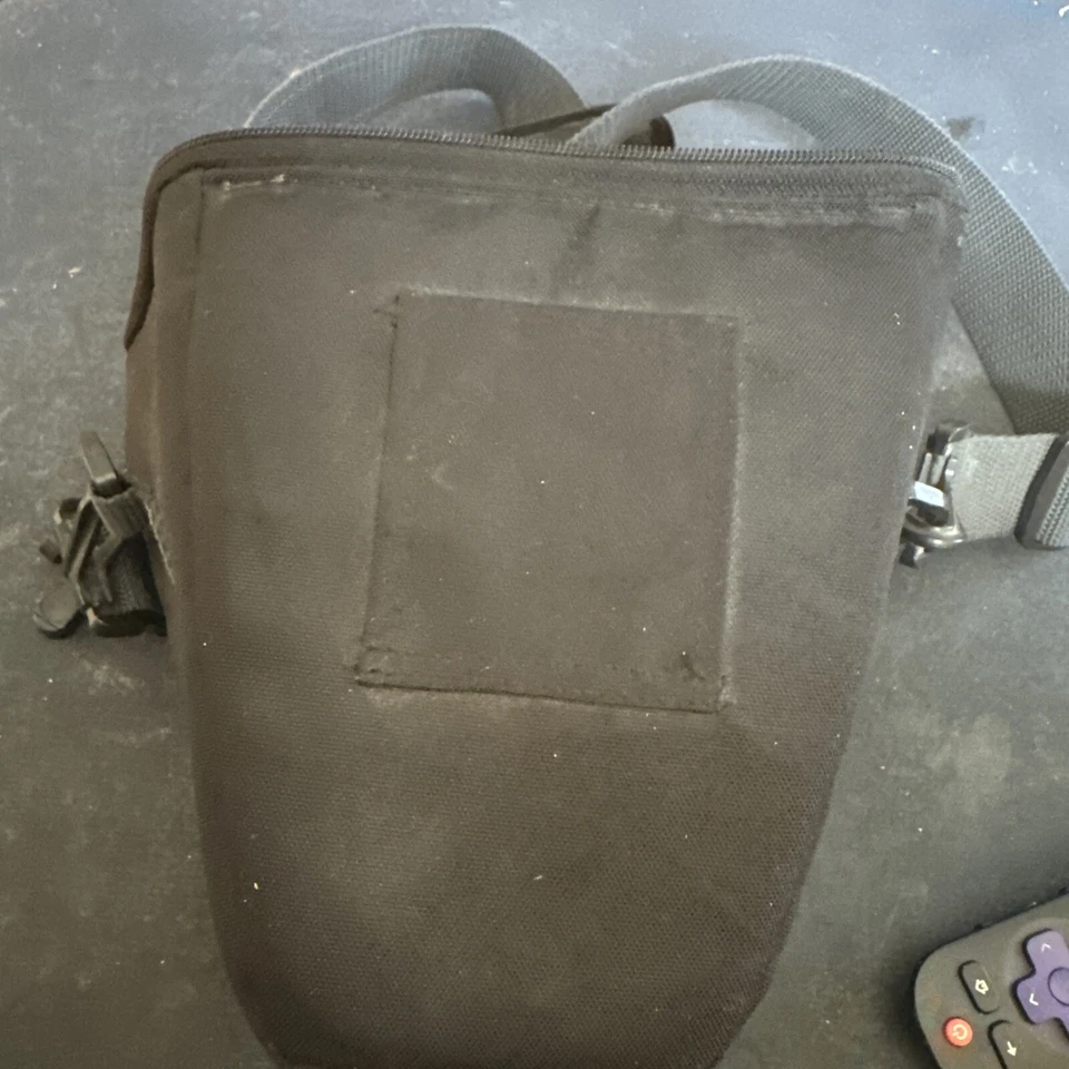 Bolsa acolchada negra para cámara Quantaray con asa de transporte y correa ajustable usada en excelente estado Foto 3 de 4