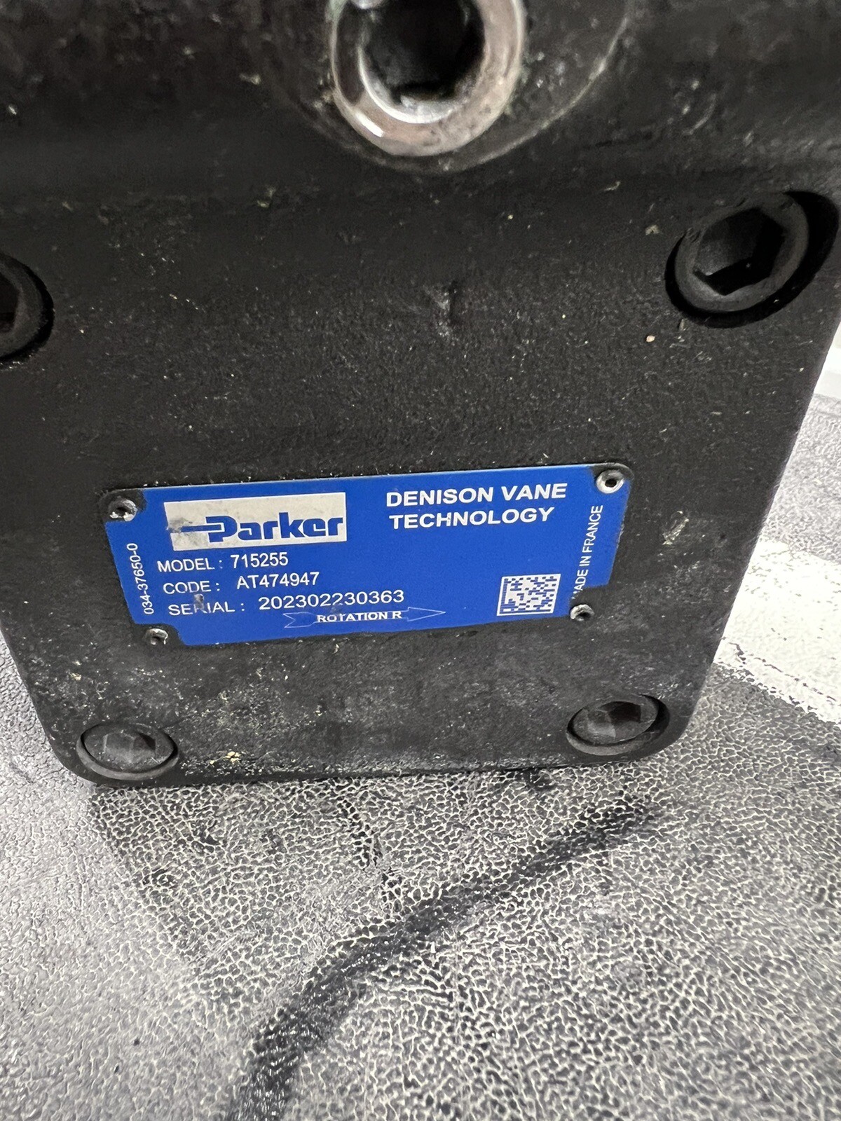 John Deere AT474947 Hydraulic Motor, Track Drive Hydraulic Motor  