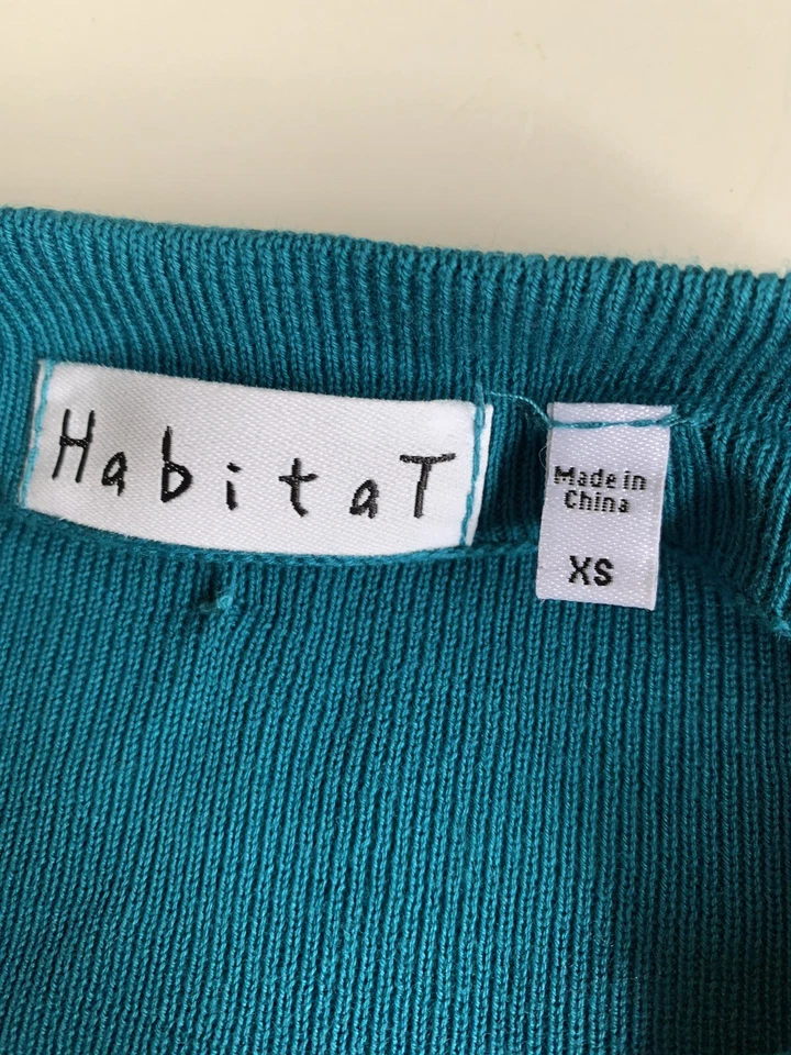 Suéter Habitat para mujer XS verde azulado botón asimétrico elástico mínimo primavera acanalado Foto 4 de 4