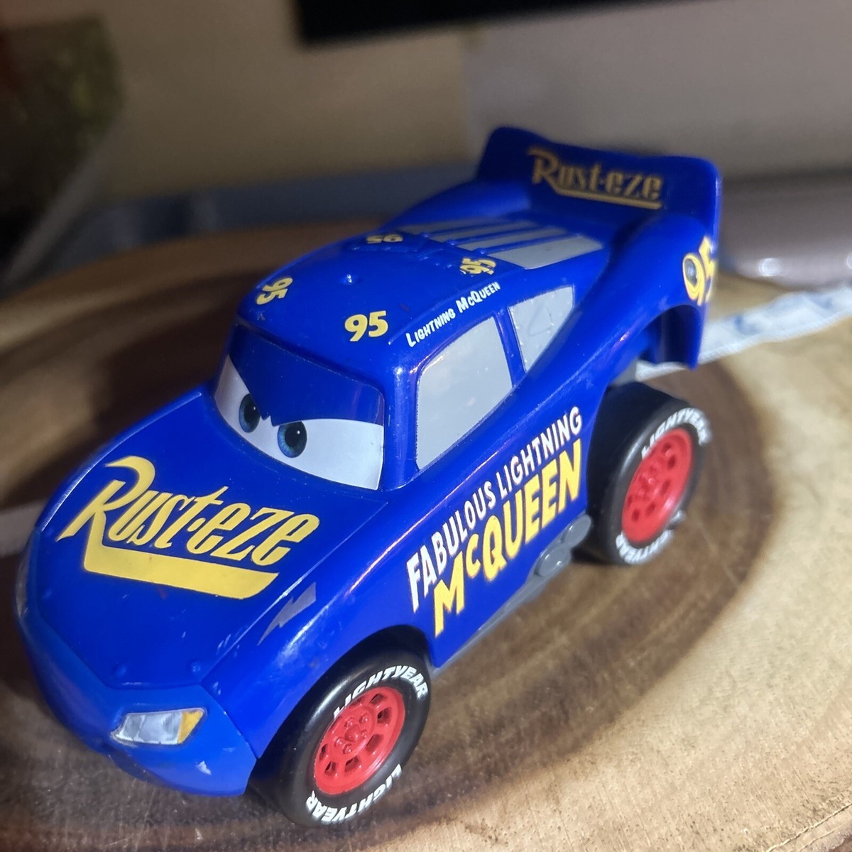 盛合せ　Lightning McQueen トレーラーとミニカーセット 1:24 DISNEY PIXAR CARS Cruising LIGHTNING McQUE