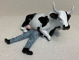 COW PARADE NI MU (SITTING ON MAN) NEU MIT TRANSPORTSCHADEN