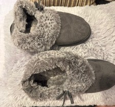 Faux Fur Slippers from the Slipper Co- Grey size 7