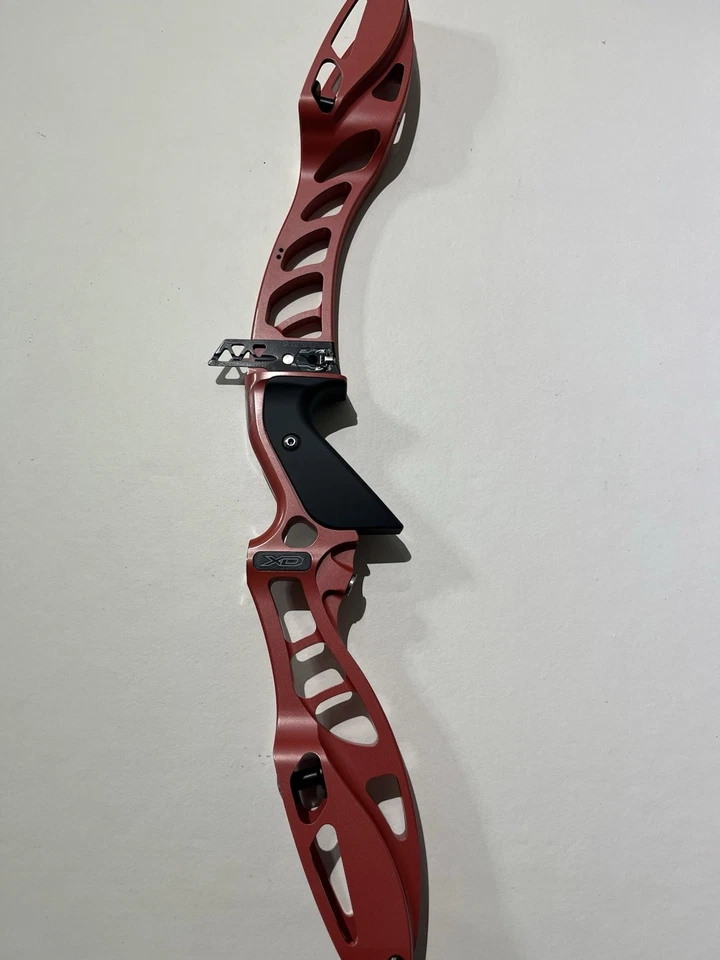 25” Right Hand Hoyt XD Riser - Image 2 of 2