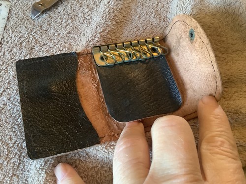 Vintage 1960’s Cowhide Leather Key Holder 3.5 Inch - Picture 3 of 5