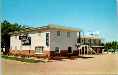#ad Vintage Postcard Edgewater Motel Chamberlain South Dakota Scenic River $5.20