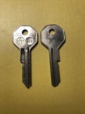GM Key Blank (2)  1935-1966  Ilco H1098LA      B10 