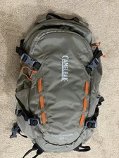 Camelback Rim Runner Backpack 22L Tan/Orange