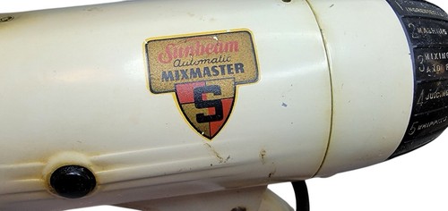 Vintage 39 Sunbeam Mixmaster Auto S Mixer Model 7B 2 Milk Glass,1 Juicer Bowl - Picture 3 of 11