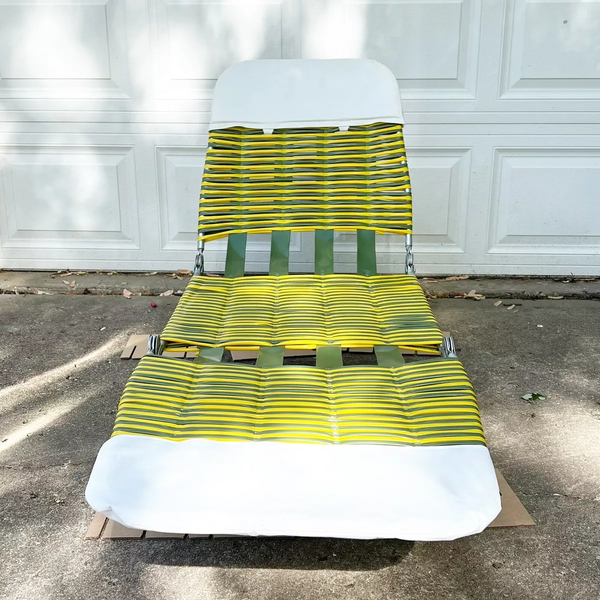 Tri fold vinyl beach chair hot sale