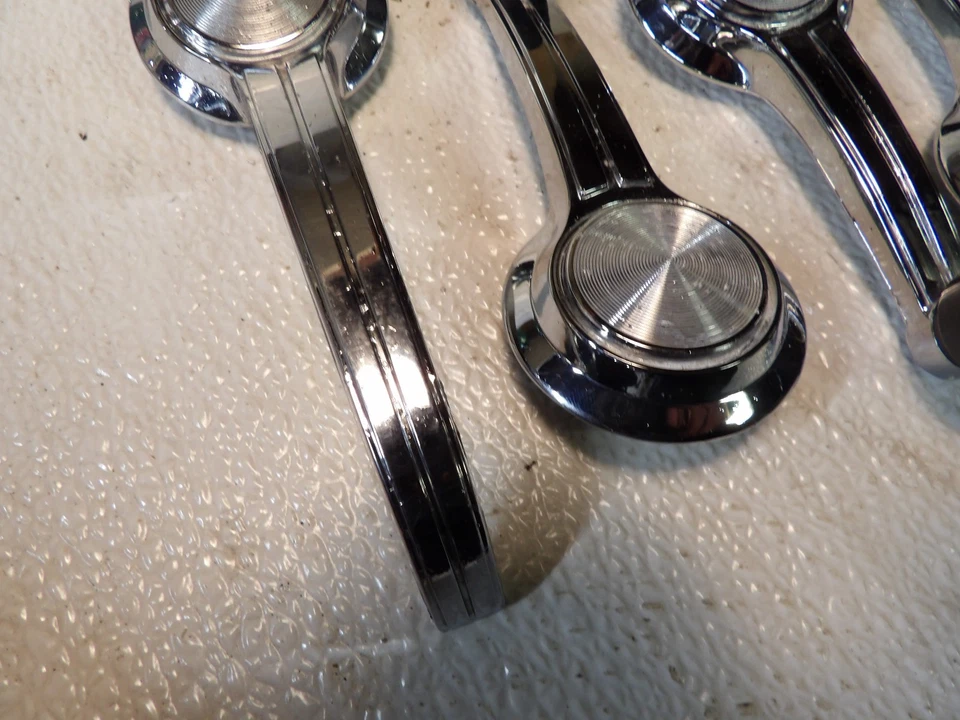 Chevrolet Corvair 1966 manivela de ventana, juego de manijas de puerta Foto 2 de 4