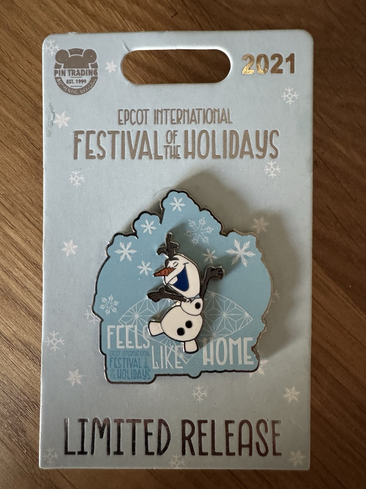 Disney World Epcot Festival of the Holidays 2021 Olaf Frozen Pin Limited Edition