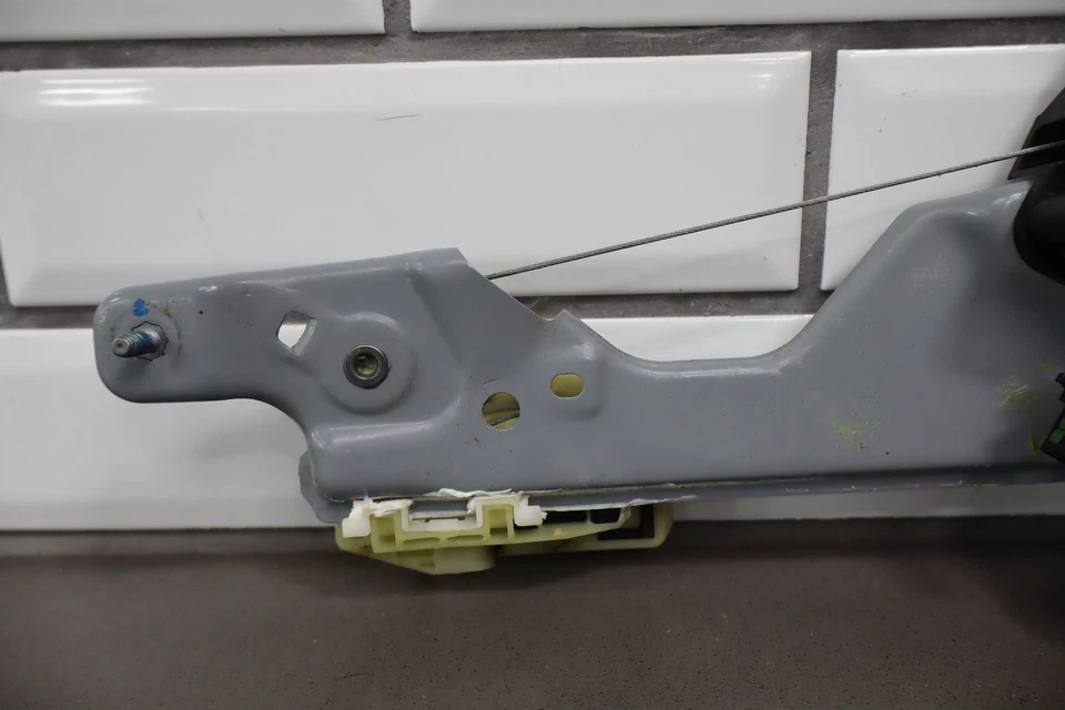 Regulador/motor de ventana eléctrica trasero derecho Chevy Colorado 15-22 doble cabina probado Foto 3 de 4