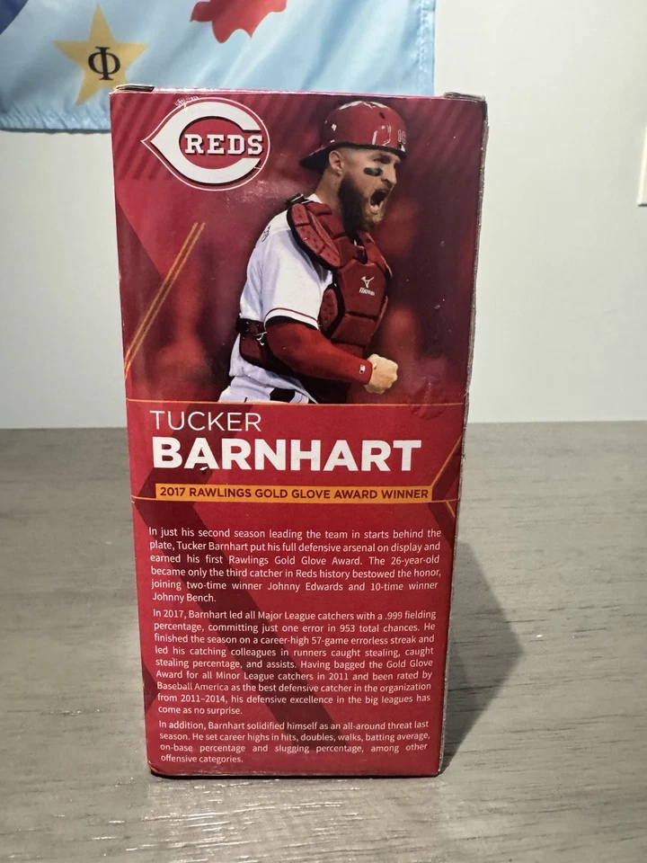 Tucker Barnhart Cincinnati Reds, 2017 Rawlings Gold Guante Bobble Head Foto 4 de 4