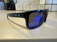 OAKLEY OO9102-C1 HOLBROOK Polished Black w/ Dark Blue POLARIZED Lens i57