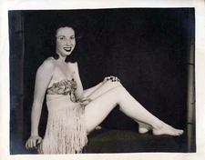 Vintage WWII Pin-up Style Photo, 1943-45, WWII Pin-up Picture, DIGITAL IMAGE