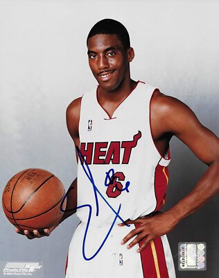 Eddie Jones signed Miami Heat basketball 8x10 photo COA. Eddie Jones signed Miami Heat basketball 8x10 photo COA.