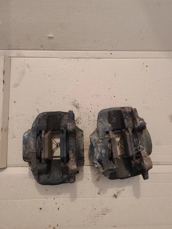 Pinzas de freno delanteras derechas Bentley Eight Foto 4 de 4