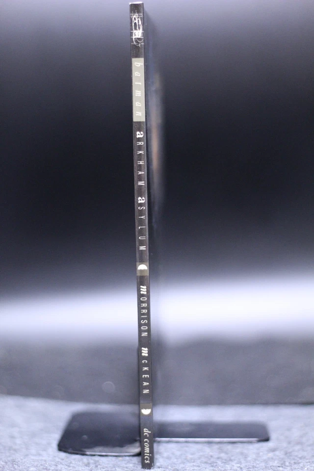 Batman Arkham Asylum GN/TPB 1st Print 1990 Grant Morrison Dave McKean Joker NM- - Image 3 of 4