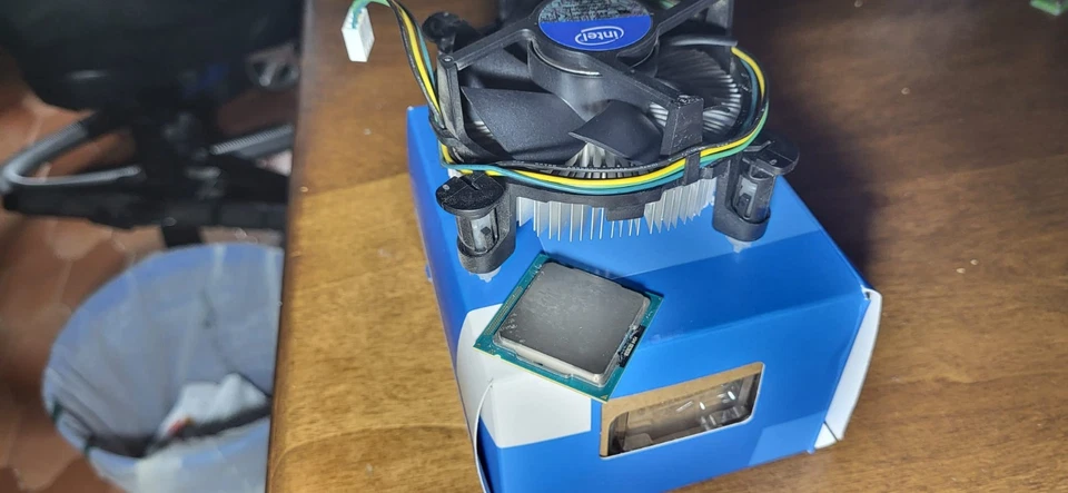 Processore Cpu Intel i3 3220 - Immagine 4 di 4