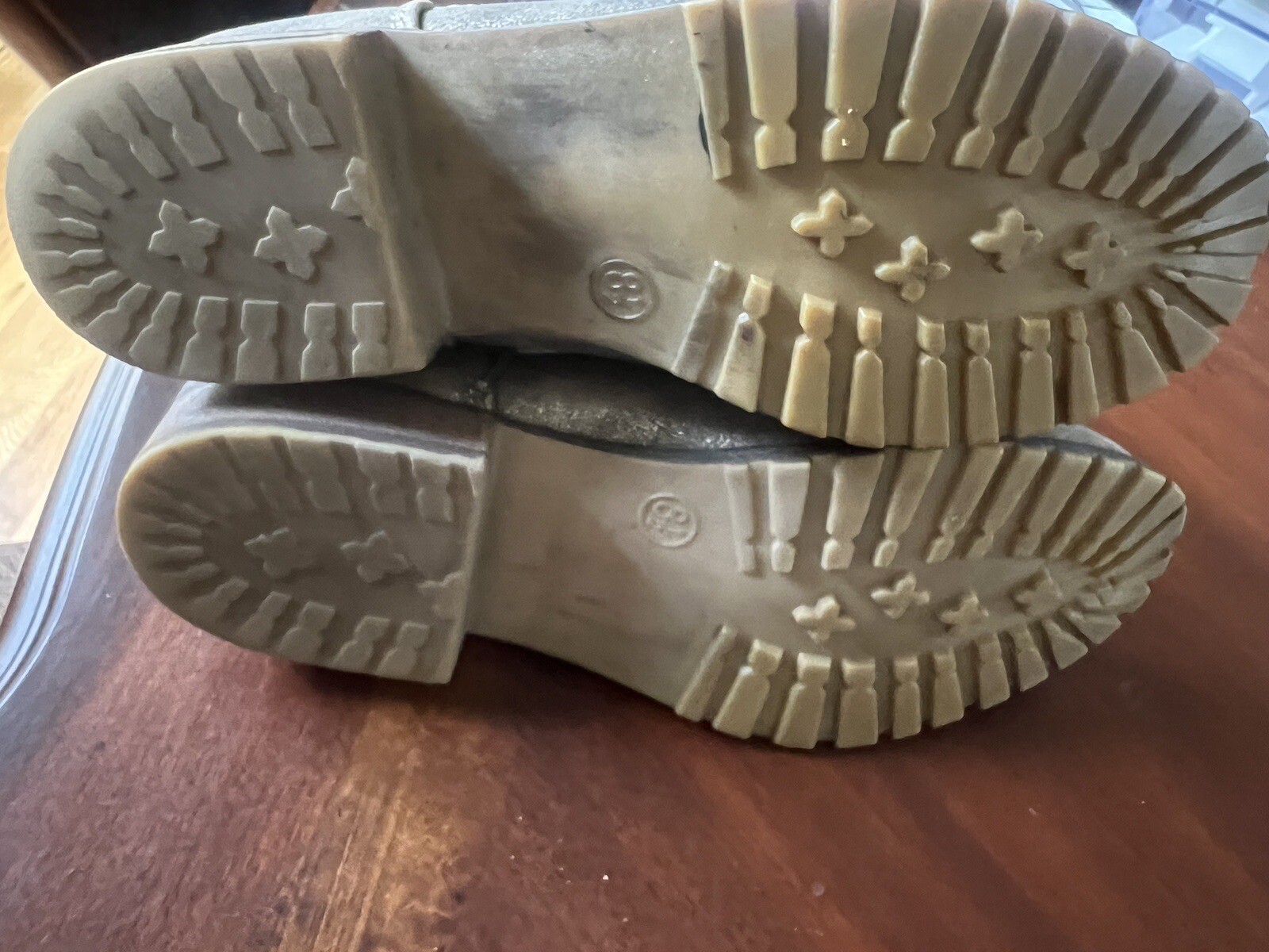 SAOLA Stivali Mossimo donna 8 5 platino oro stringati zip posteriore suola strappo