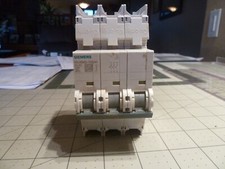 SIEMENS 5SJ4303-7HG41: 400 VAC - 3 Pole - 50/60Hz - 3 Amp - Type SHJ - NEW