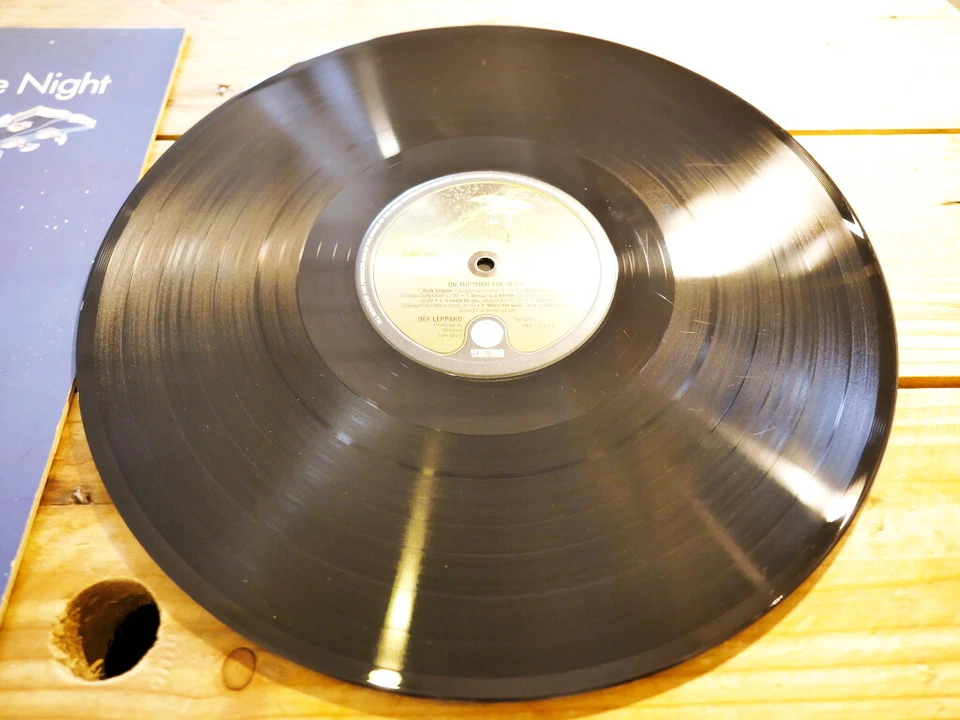 DEF LEPPARD ON THROUGH THE NIGHT 33T LP VINYLE EX COVER EX ORIGINAL 1980 RARE - Photo 2/4