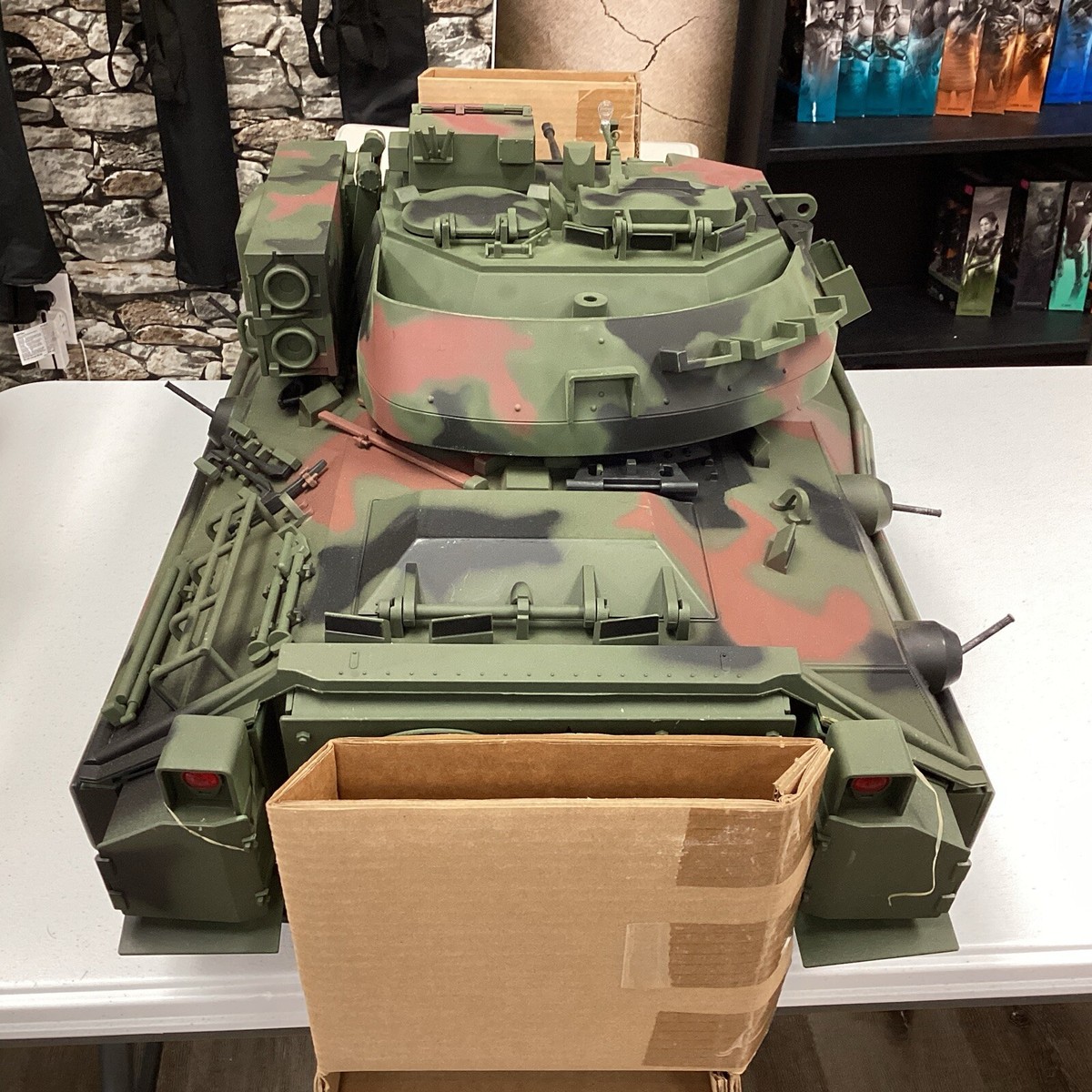 The Ultimate Soldier- M2 Fighting Vehicle 1:6 FIgure Kit new The Ultimate Soldier- M2 Fighting Vehicle 1:6 FIgure Kit new