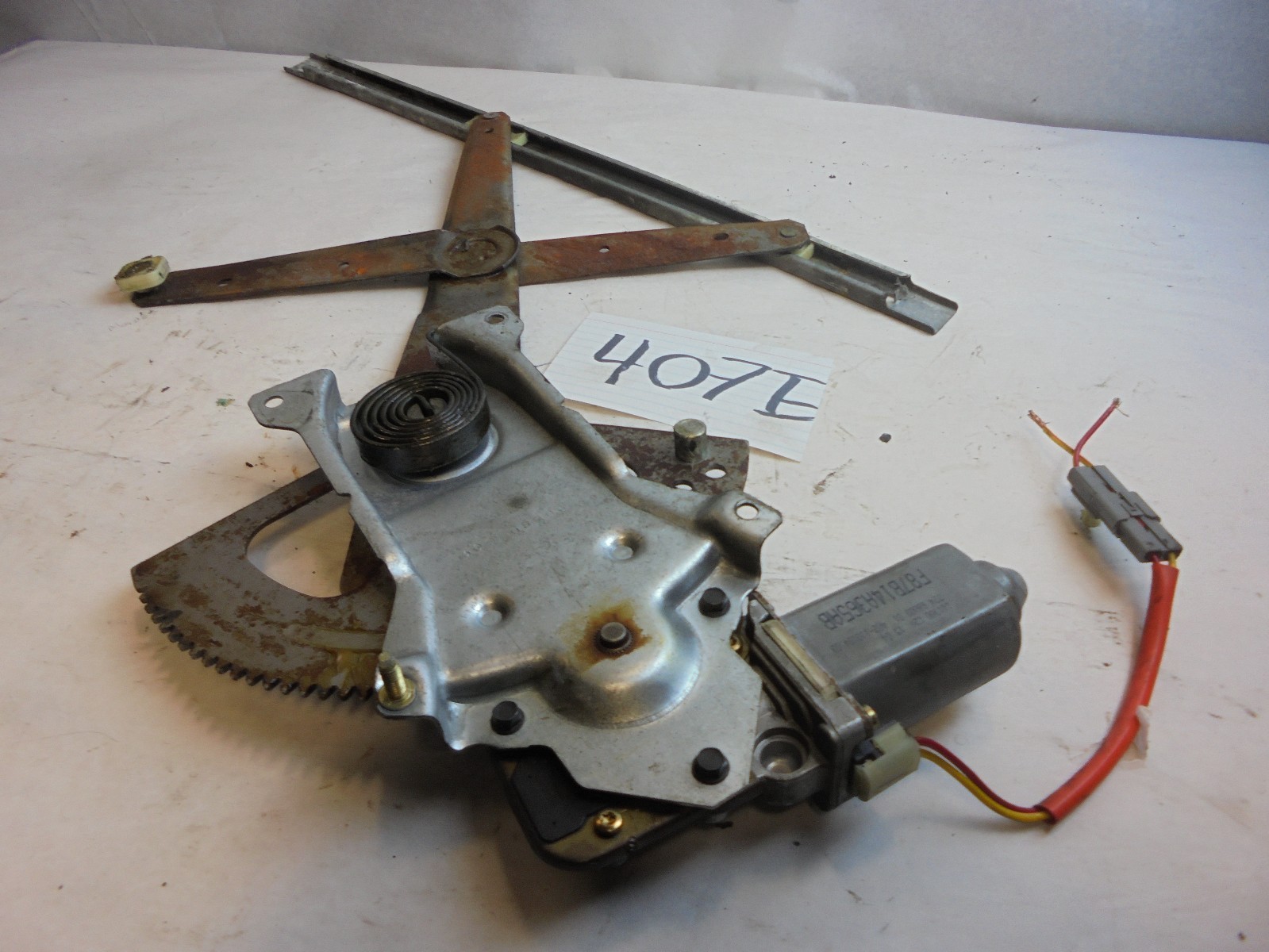 01 02 03 Ford Explorer 2 door Front Passenger Side window regulator W motor 407E