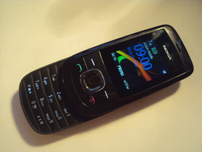 GÜNSTIGES EINFACHES ERSATZTEIL FÜR ÄLTERE SENIOREN KINDER NOKIA 2220S AUF EE, ASDA, T-MOBILE