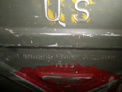 Vintage 1959 U.S. ARMY MERMITE METAL FIELD MESS BOX w/ (3) SERVING