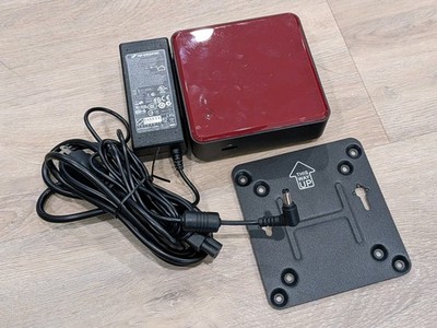 Intel NUC DC3217BY i3-3217U @ 1.8ghz 8gb Ram, 120gb SSD + Power + Mount
