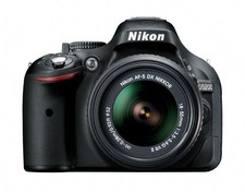 Good Condition Nikon D5200 Digital SLR Camera with Original Lens Charger SD Card