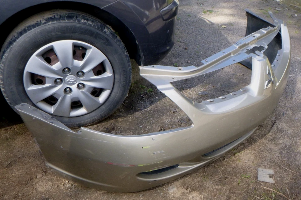 Mitsubishi Magna TL TW Front Bumper Bar Cover - image 3 of 4