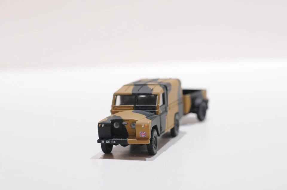 CORGI BRITISH ARMY LAND ROVER WITH TRAILER SCALE 1:43 SET - Image 2 of 4