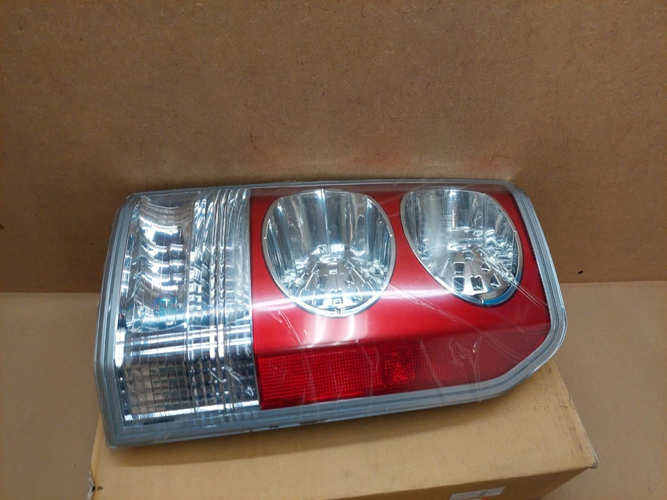 Discovery 3 L319 Rear Right Taillight Classic LR008053 Genuine NEW - Image 4 of 4