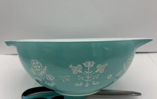 Vintage Pyrex Needlepoint 443 Cinderella Bowl 1958 Promo 2 1/2 QT.