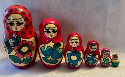 Vintage Matryoshka Dolls 6 Russian￼ Nesting Dolls Hand Painted Red w Blue Flower