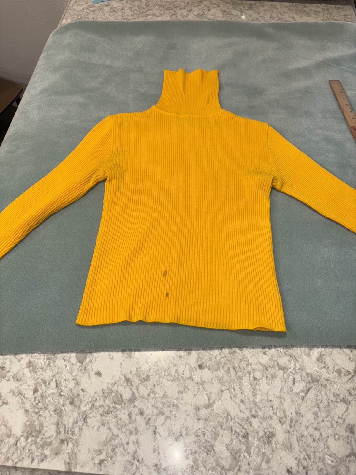 Vintage Yellow Gold turtleneck cotton nylon blend sweatshirt size small women’s