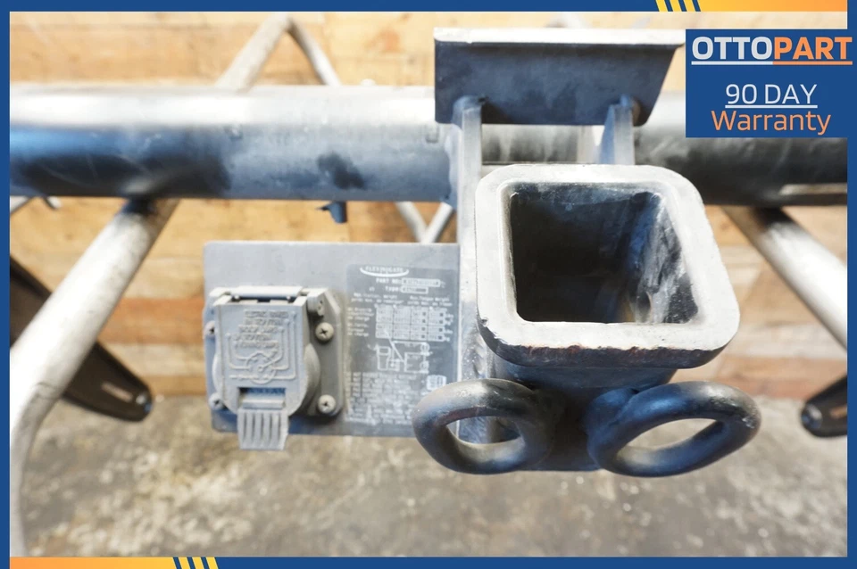 Оригинальная арматура заднего буксировочного сцепного устройства для Mercedes X164 GL450 GL550 07–12 годов выпуска - Изображение 2 из 4